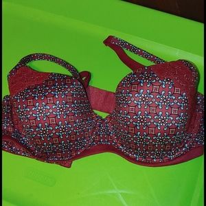 Victoria's Secret Body by Victoria lined demi